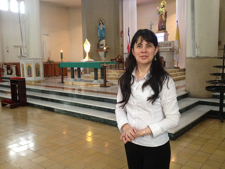 Canto en actividades religiosas Ministerio de Silvia Rodriguez